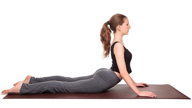 Tập yoga hỗ trợ điều trị thoái hóa cột sống thắt lưng