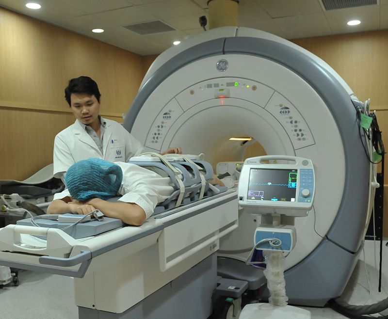 Sử dụng phương pháp chụp cộng hưởng từ MRI để chẩn đoán bệnh